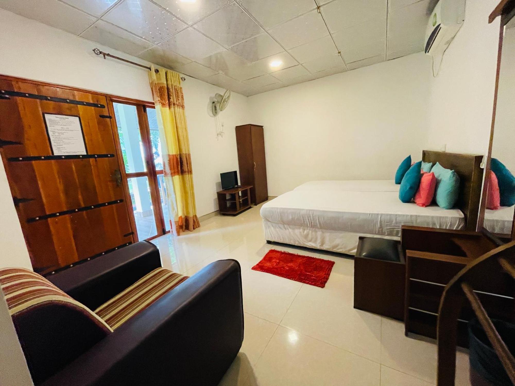 Tishan Holiday Resort Polonnaruwa Room photo