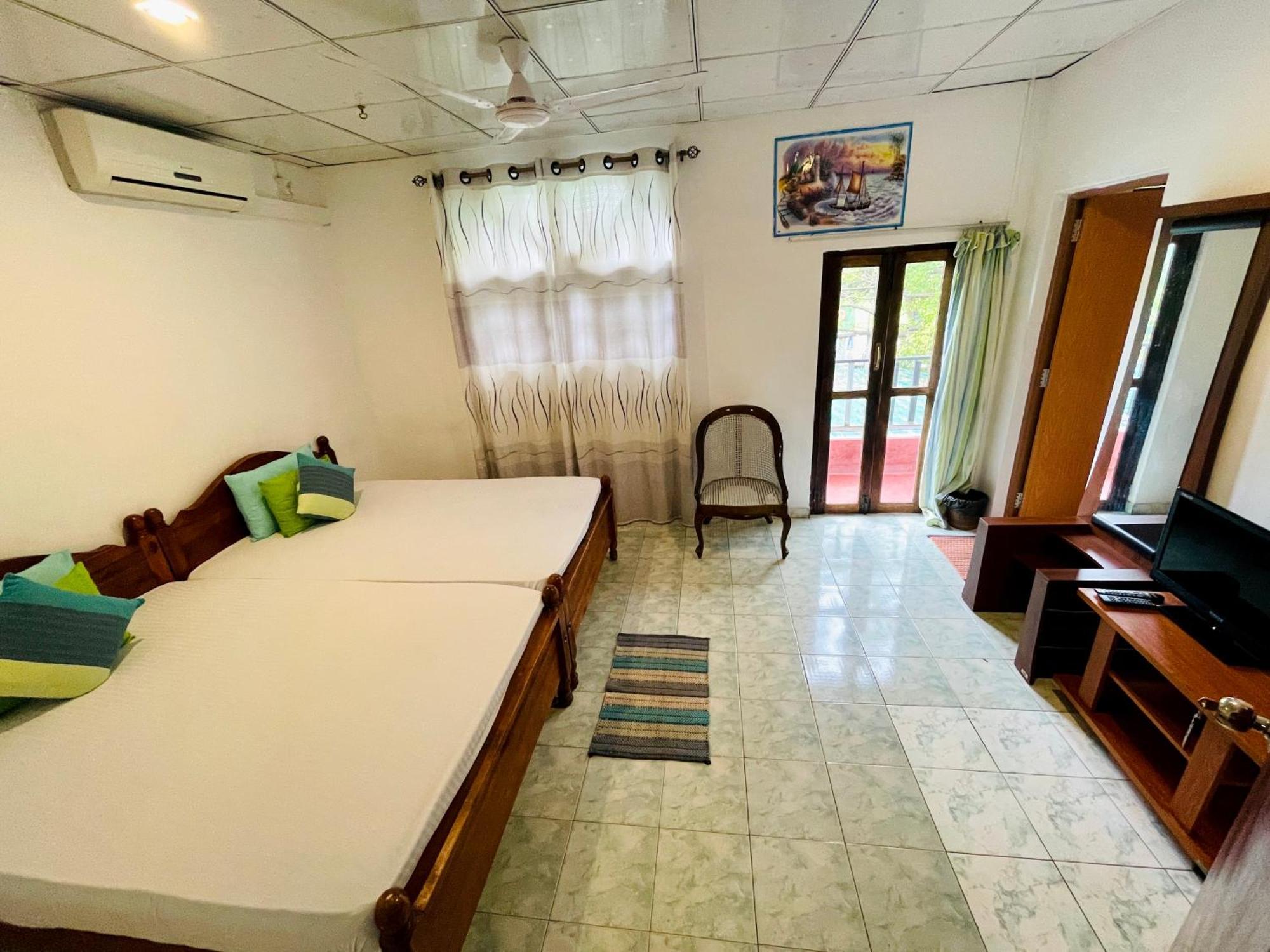 Tishan Holiday Resort Polonnaruwa Room photo